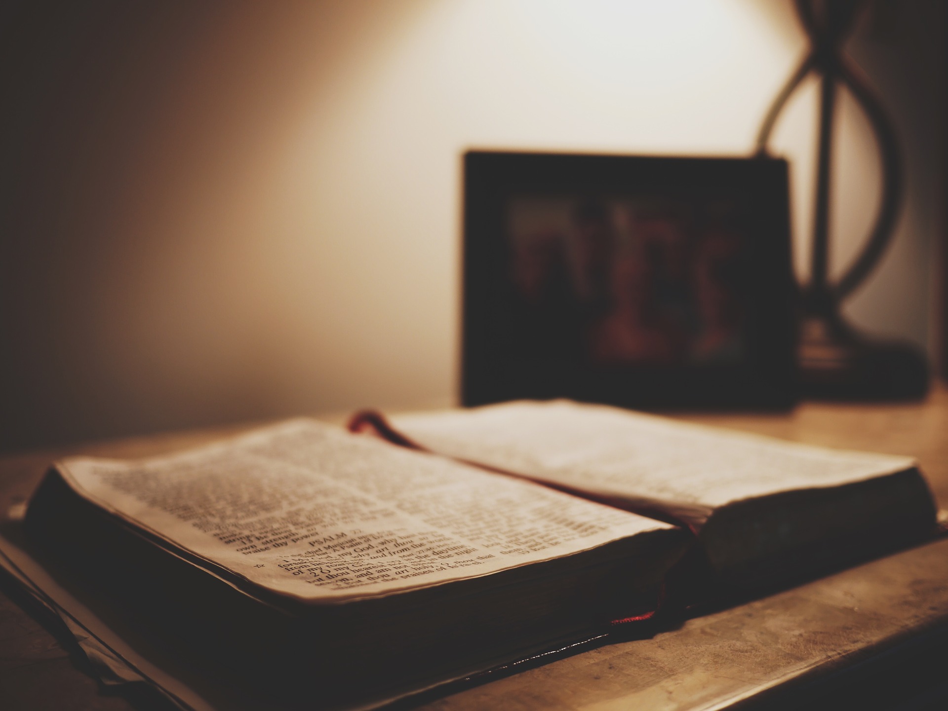 Picture of Bible on desk